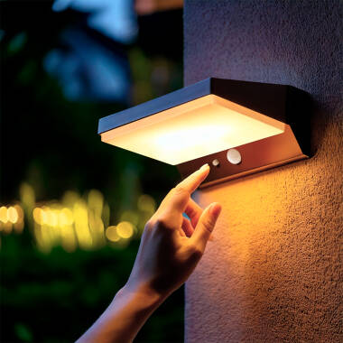 Immagine di Applique da Parete per Esterni Solare LED 5W Alluminio con Sensore di Movimento Ivar 