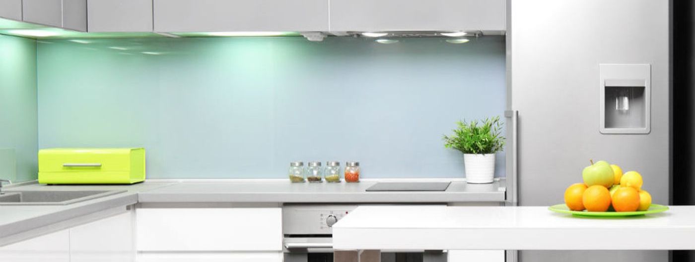 Come illuminare una cucina con LED: consigli per scegliere la giusta  illuminazione - Ledkia IT